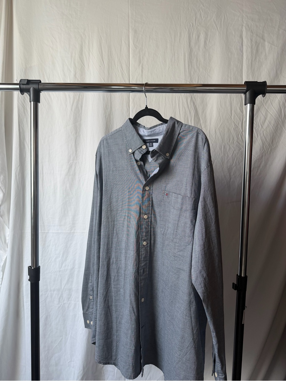 Tommy Hilfiger Men's Light Gray Long-Sleeve Button-Down Shirt